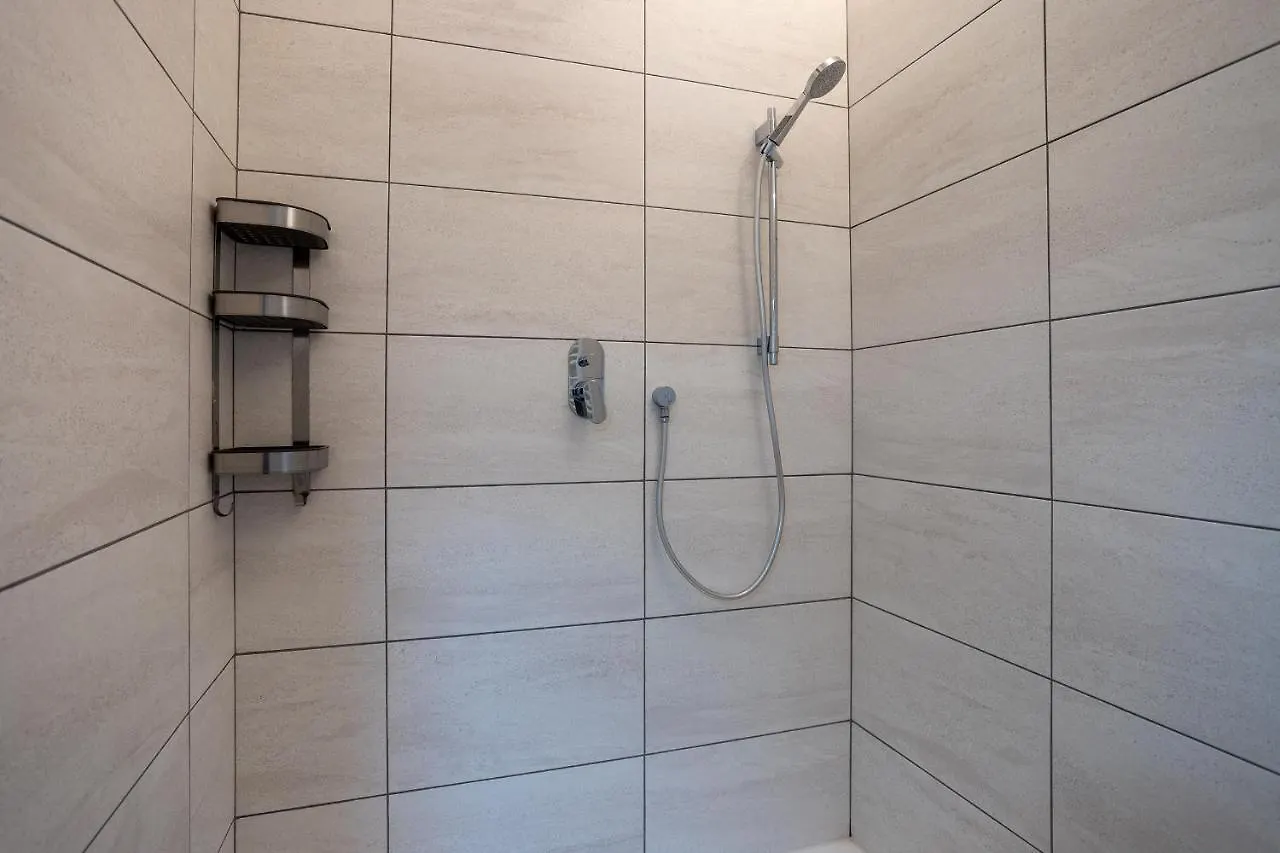 City Centre Apartment - 10 Minutes To Duomo - Free Wifi E Netflix ミラノ