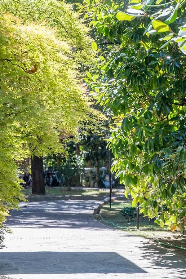 City Centre Apartment - 10 Minutes To Duomo - Free Wifi E Netflix ミラノ イタリア