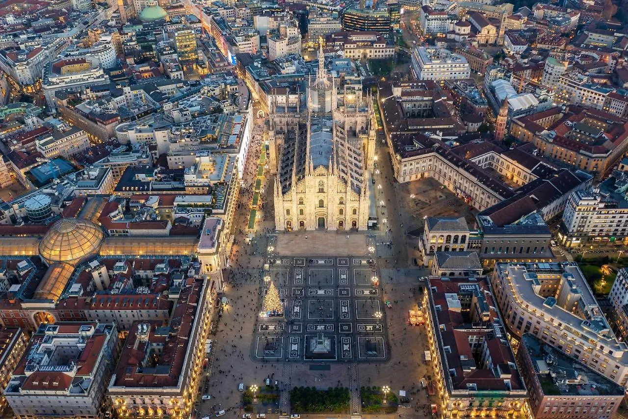 City Centre Apartment - 10 Minutes To Duomo - Free Wifi E Netflix ミラノ